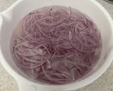 紫玉ねぎ（赤玉ねぎ）とツナポンのサラダ作り方1写真