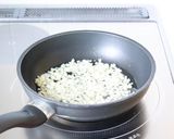 国産にんにくで【フライドガーリック】作り方1写真
