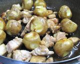 鶏もも肉と新じゃがいもの味噌煮っころがし作り方3写真