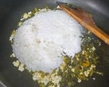 調味料なし高菜の刻み漬けと鶏挽き肉で炒飯作り方2写真