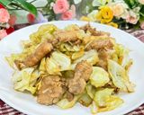豚バラとキャベツのガリバタ醤油炒め 🐷✨作り方7写真