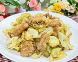 豚バラとキャベツのガリバタ醤油炒め 🐷✨作り方7写真