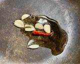 鶏もも肉とトマトのパスタ、焦がしニンニク作り方3写真