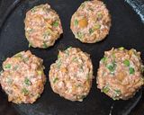 手間要らず♪ニラとなめ茸の豚つくねバーグ作り方2写真