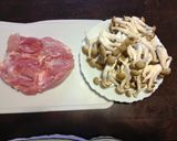 丸ごと1枚!鶏肉としめじの豪快炊き込みご飯❀作り方1写真