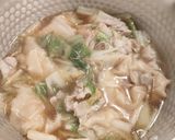 ワンタンの皮入り豚バラ肉の白菜味噌スープ作り方2写真