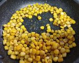 甘醤油炒めのコーンとチーズのおにぎり作り方1写真