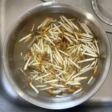 味染み絶品！さつまいも入り胡麻マヨごぼうサラダ作り方1写真