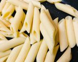 ゆでおきパスタ●チーズ＆牛乳のクリーム系ペンネ作り方1写真