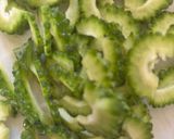 粗挽き胡椒効いたゴーヤの素麺😋作り方1写真