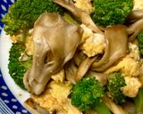 ブロッコリーと舞茸のふわ卵炒め♪作り方4写真