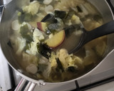 白菜とさつまいもとわかめのお味噌汁作り方2写真