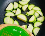 ズッキーニのバター醤油炒め作り方1写真
