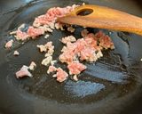 春キャベツとひき肉のソース炒め！作り方2写真