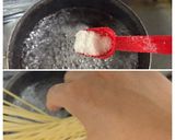 簡単！舞茸とベーコンのトマトパスタ♪作り方2写真