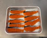 新玉ねぎとサーモンの蒸し焼き作り方1写真