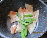豚薄切り肉とキヌサヤ豆のマヨ炒め♪作り方1写真