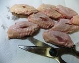 鶏手羽中の甘味噌ピリ辛煮作り方1写真