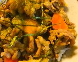 豚こまぎれ肉の玉かけ肉じゃが丼作り方3写真