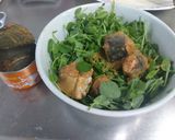 サバ味噌煮缶と豆苗のサラダ作り方1写真