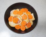 鶏もも肉のドレッシング煮♪作り方4写真