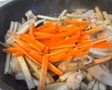 豚肉とゴボウとニンジンの甘酢炒め。作り方5写真