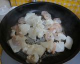 塩麹でエビとイカの海鮮炒め　作り方5写真