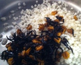 ひじき煮とたまごと揚げ玉のチャーハン作り方3写真