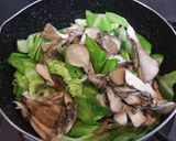 ☆きゃべつと舞茸の炒めスープ☆作り方3写真