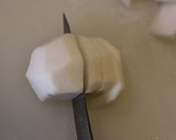 カブを丸ごと使って♪カブと挽肉の炒め物作り方2写真
