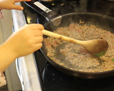 カブを丸ごと使って♪カブと挽肉の炒め物作り方4写真