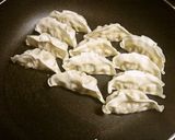 簡単☆餃子がイタリア～ンに大変身？！作り方2写真
