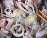 塩麹で☆イカのガーリックバター炒め作り方3写真