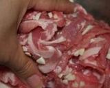 生姜トッピングで豚キムチを美味しく！作り方1写真