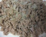 簡単☆ひき肉とたまねぎ炒めのオムレツ作り方2写真