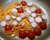 簡単！シャウエッセンとほうれん草の炒め物作り方3写真