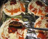 韓国風☆餃子の皮で作る納豆キムチピザ☆作り方4写真