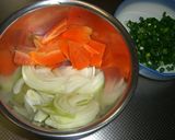 温卵とろ～り♪豚キムバター焼きうどん作り方1写真
