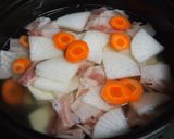 豚バラ光る！根菜と小松菜の味噌汁作り方1写真