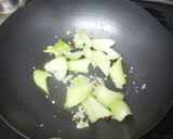 イカとチンゲン菜のナンプラー炒め作り方3写真