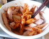 魚肉ソーセージとキムチの和え物作り方2写真
