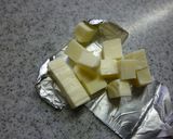 チーズ×コンビーフ×葱×梅のおにぎり作り方1写真