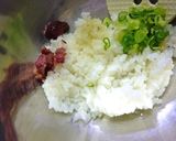 チーズ×コンビーフ×葱×梅のおにぎり作り方2写真