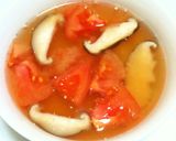 トマトとしいたけのピリ辛味噌スープ´ω`作り方4写真
