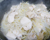 節約簡単☆*鶏むね肉ともやしの蒸し焼き*作り方3写真