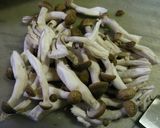 ■旨い！カニカマとしめじのマヨネーズ炒め作り方1写真