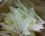 大根と鶏ムネ肉のサラダ作り方1写真