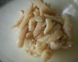 ＊豆苗とカリカリ鶏皮のピリ辛胡麻酢和え＊作り方3写真