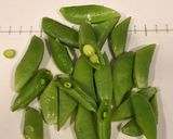 スナップエンドウと厚揚げのごまみそ和え作り方1写真