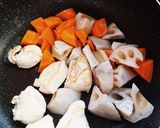 レンコンと鶏肉・にんじんの白みそマスタード和え作り方7写真